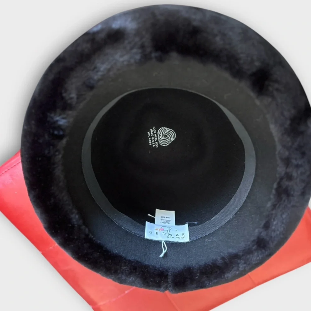 Vintage Betmar 100% Wool Felt Black Rolled Brim Bowler Hat Faux Fur USA